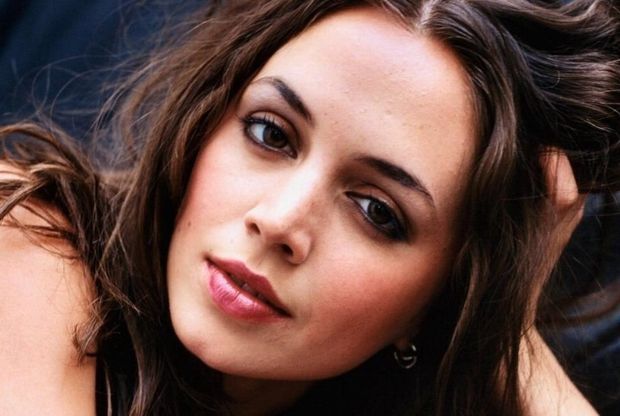lushly sexy Eliza Dushku