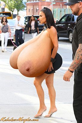 Kim Kardashian Exposing Her Massive Heavy Tits Outside