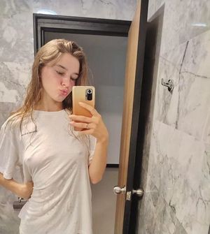 Hot teen pokies
