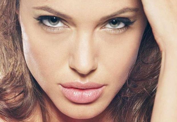 Angelie Jolie's hemorroid lips