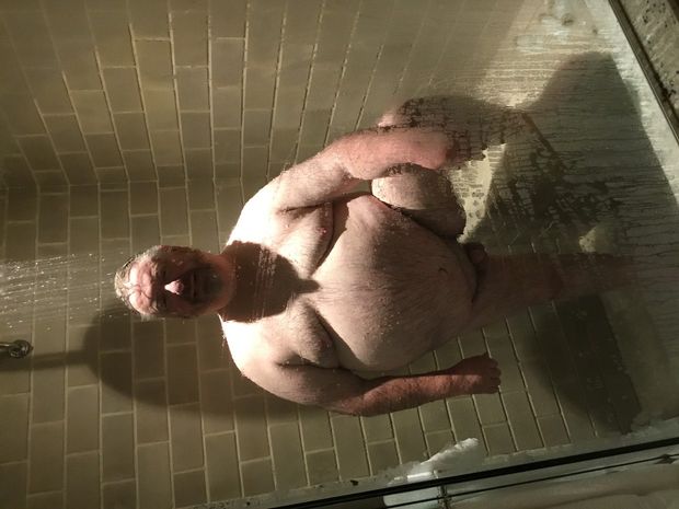 A pic of me in a hotel shower