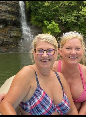 Look down--those big MILF titties!