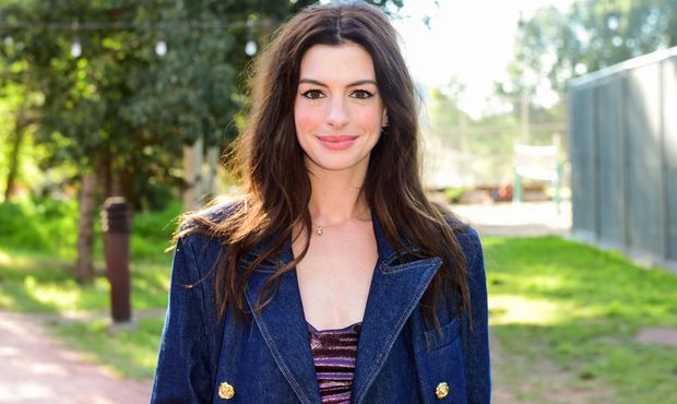 A. Hathaway's sexy face