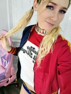 Blonde amateur cosplay