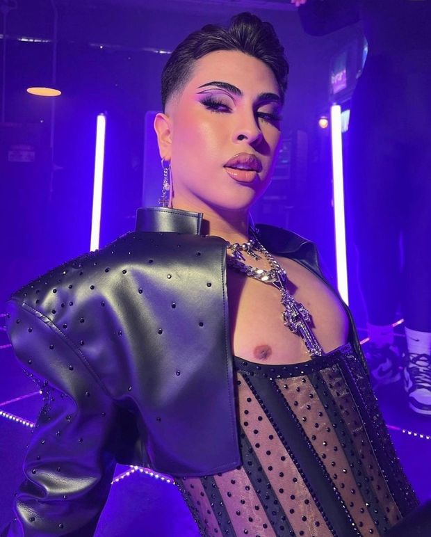 Luv Twinks In Lace