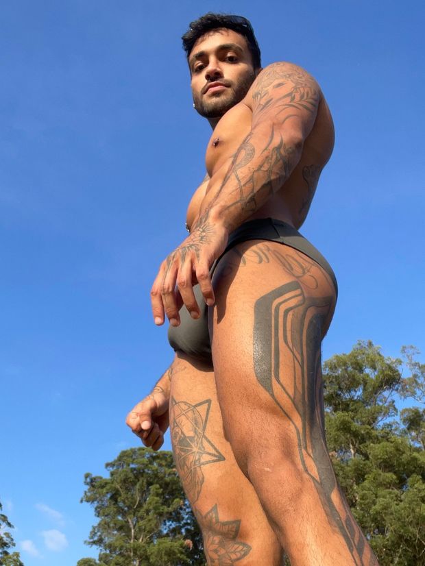 Hardbody N Pouch