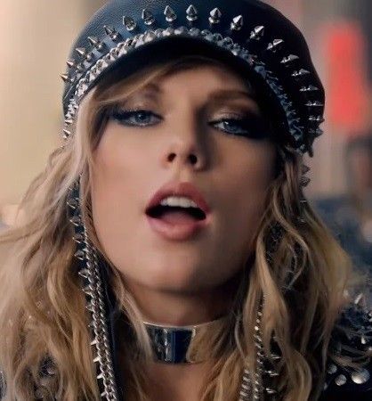Taylor Swi_ft can also hotttt
