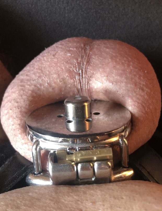 Inverted chastity cage for a really small, limp and useless diks!! The smaller cage ever!!!