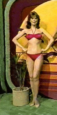 Holly Hallstrom 44th gif.