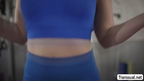 Wild TS Jade Venus lets bff watch while riding gym instructor