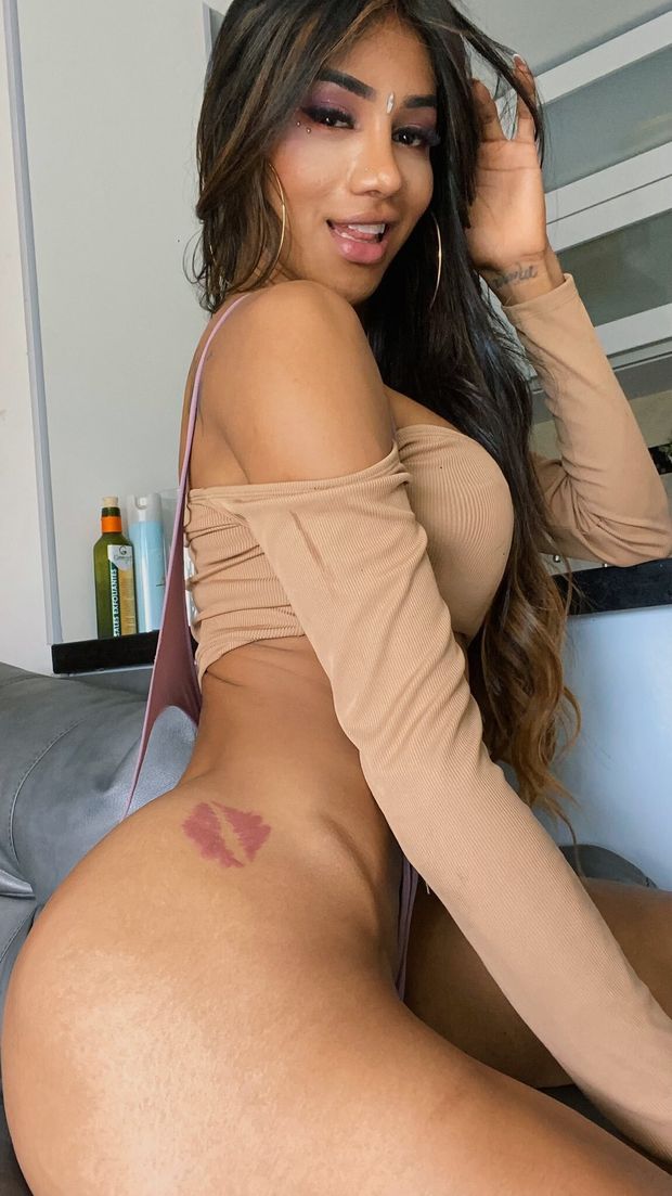 Always Sexy Laura Saenz