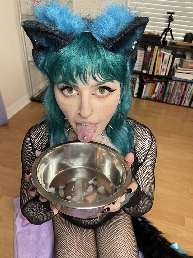 Alt Kitty Hungry For Cum