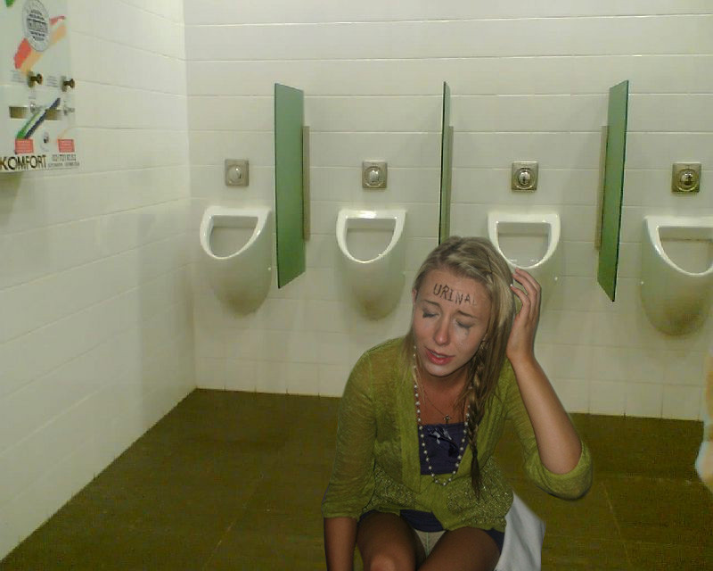 I spy a urinal