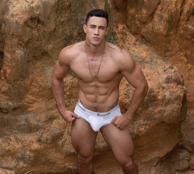 Magic Mak Flirt4Free Cam Model