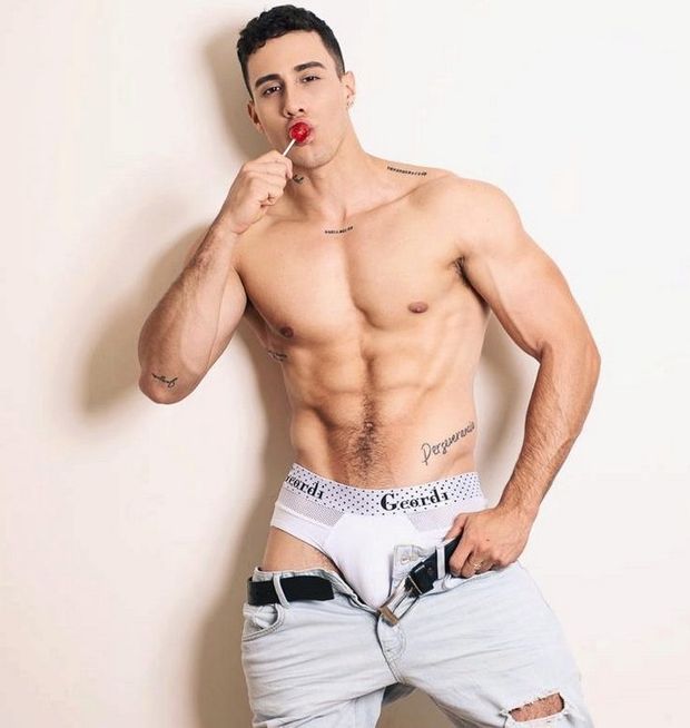 Magic Mak Flirt4Free Cam Model