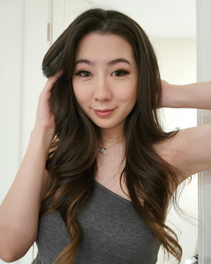 Fuslie (Streamer) - Cute Smile