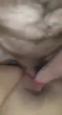 Big woma gets double fisted