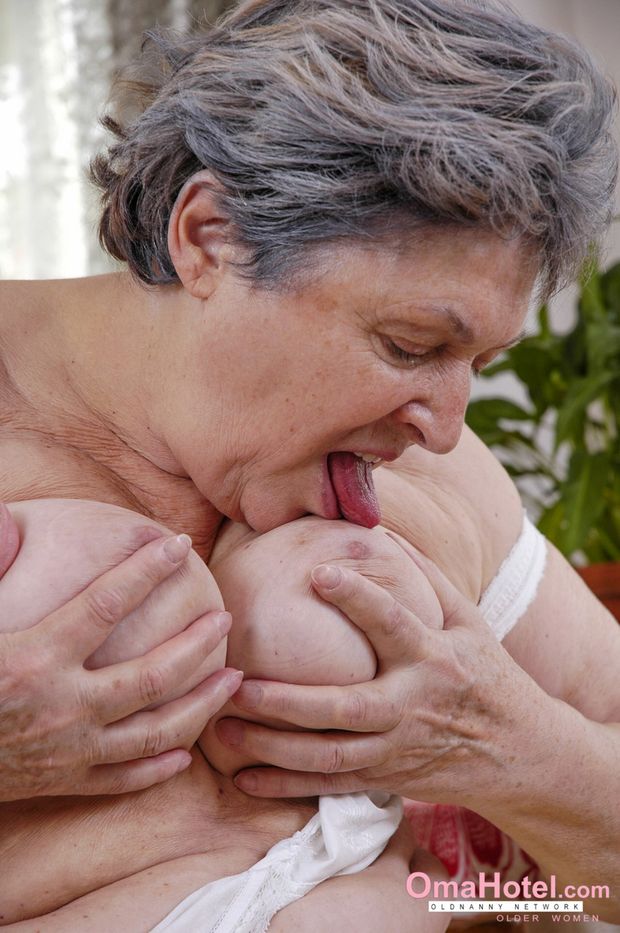 Busty British Granny Camilla Creampie.