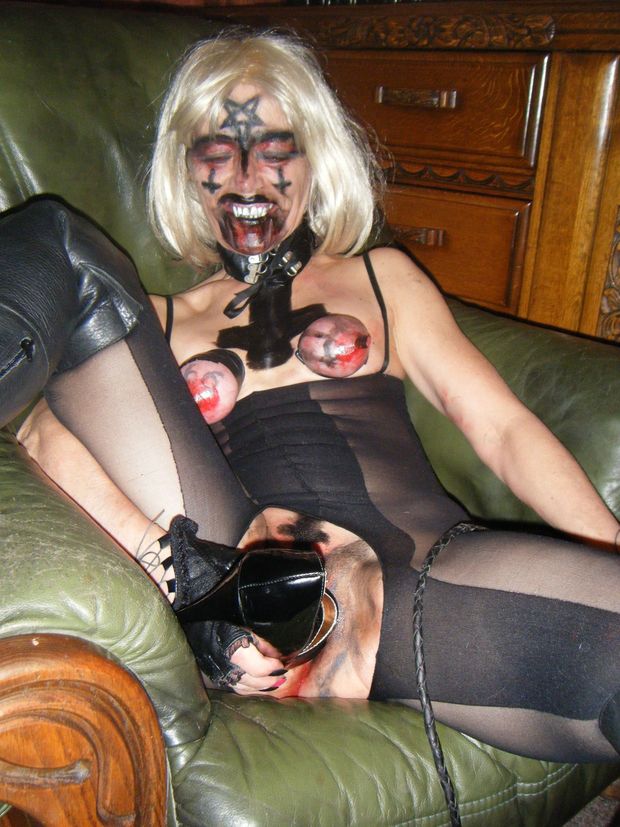 Suck her slime hole, receive Satan's curse. AVE!