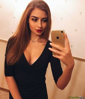 That hot women is looking so damn georgius