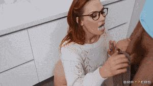 Ginger dripping toothpaste