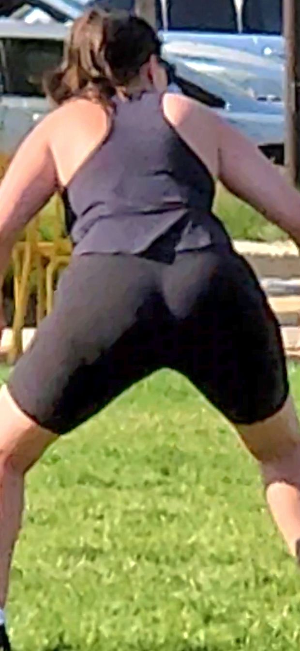 Sxy Milf Exercising in the Park!!❤️