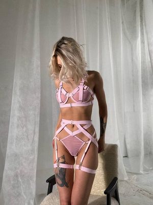 Babe wearing sexy hot lingerie that accentuates her waxed labia by ensuring her cameltoe will ALLWAYS be showing 001