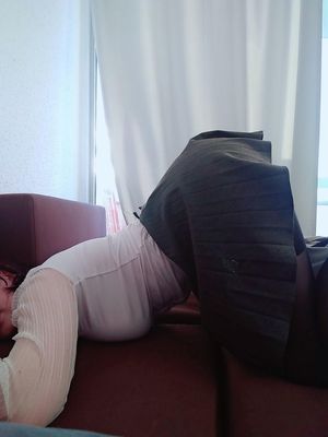 head down ass up big tits teen with skirt