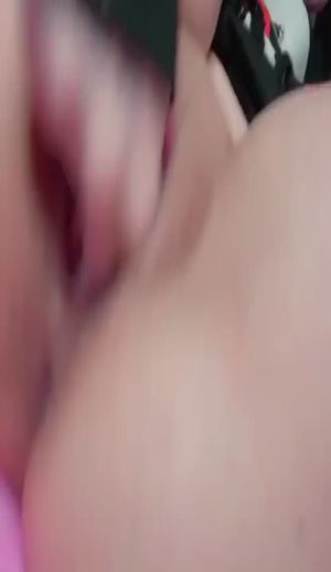 Emo girlfriend fingering pussy