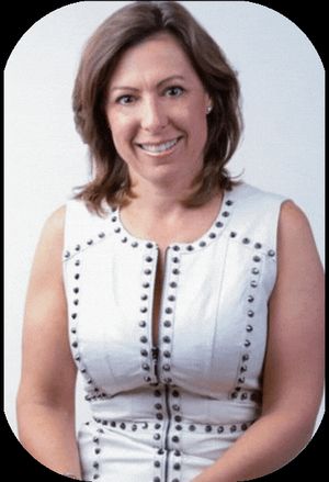 sexy mature wife dressed-undressed