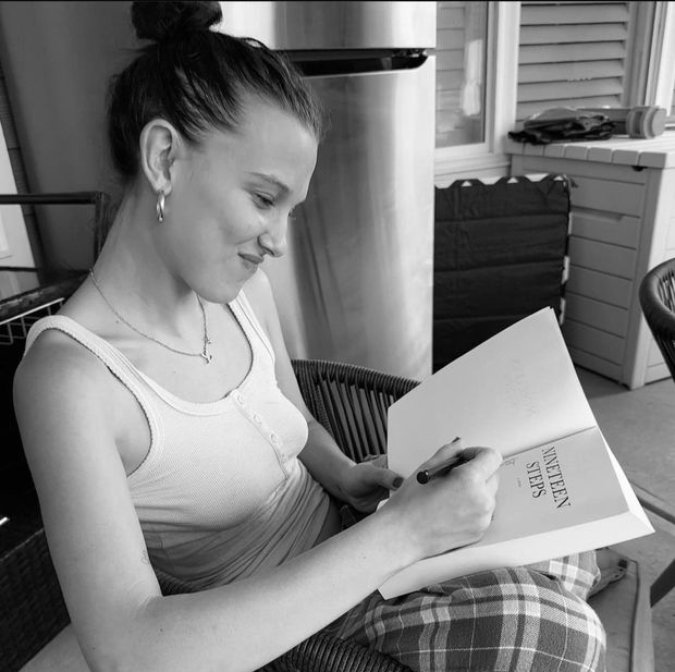 Millie no bra