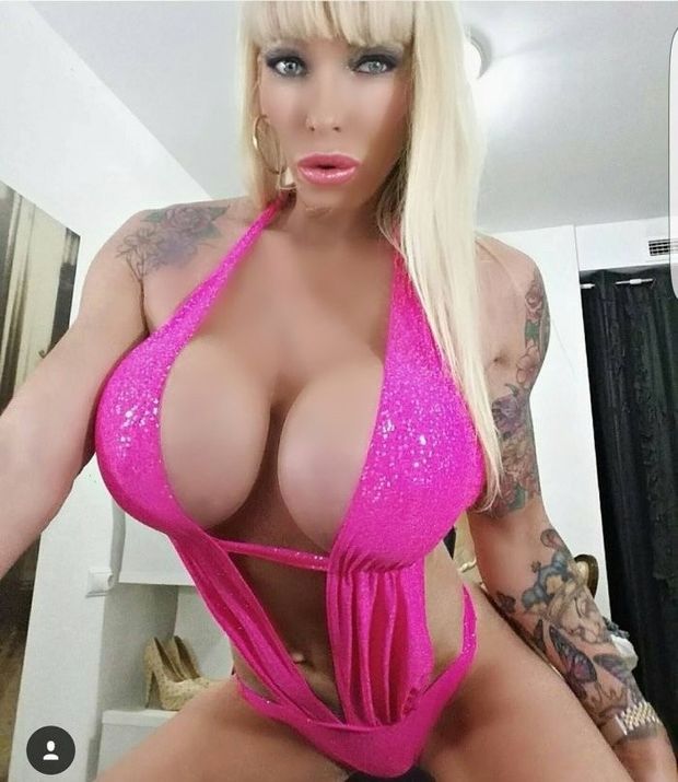 Gorgeous bimbo