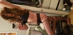 Sissy looking to please