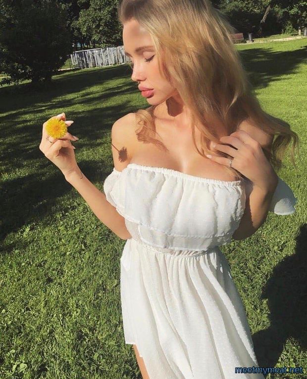 What a stunning chick