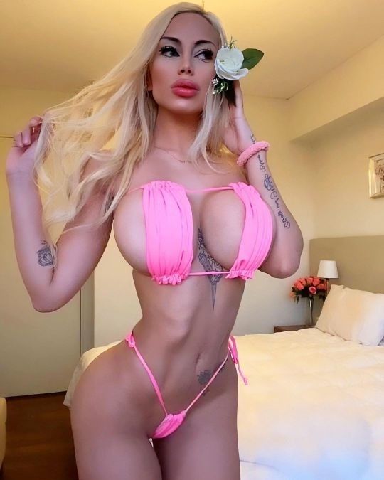 Perfect bimbo