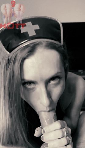 Hottie shinning a fat rod...