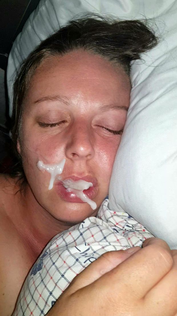 Sleeping cumshot mouth