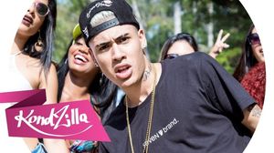 enjoying a nice music (sentindo o grave bater)