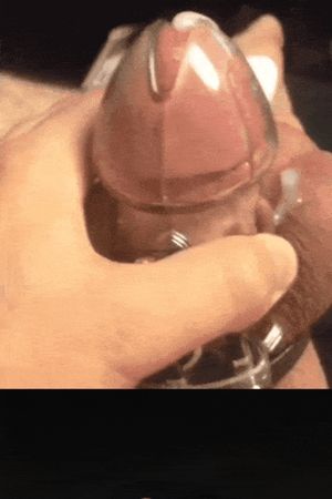 Ça texcite plus d'être en cage pendant que je la baise, que de la baiser toi même !