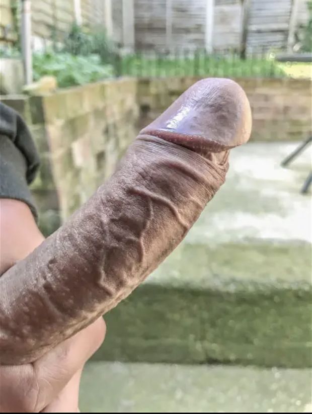 Reminds me of 1st cock I sucked…he was soooo hard and horny mmm