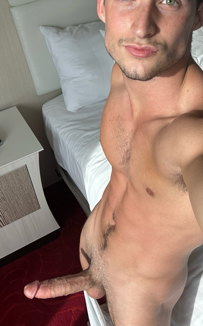 Hard_on selfie
