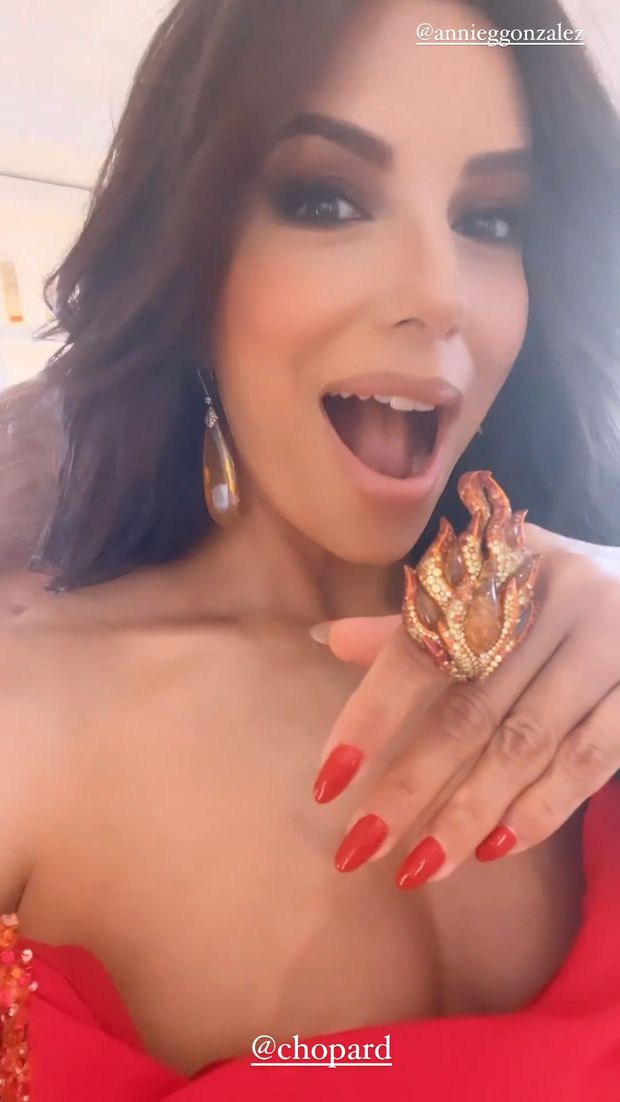 Red dress, red claws.