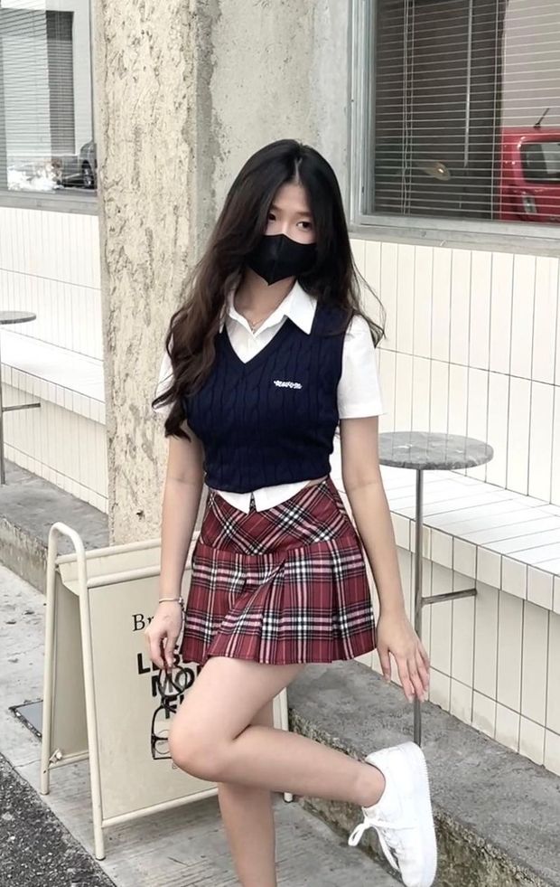 Slutty defiant asian slut gets photo taken for cum tribute