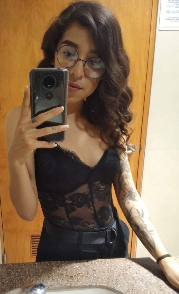 Tatoo, china, lentes, guapa