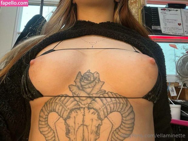 Ella's beautiful titties ????