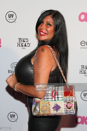 I know that flirty look.