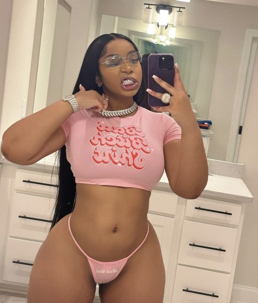 LightSkinKeisha in a crop top and thong
