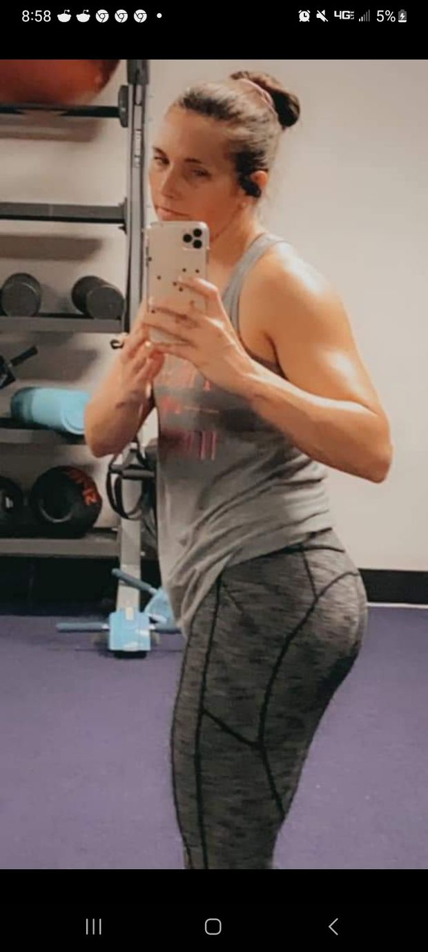 Sexy 40 Year Old Milf Mirror pic