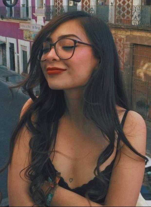 Fresita sonriente lentes