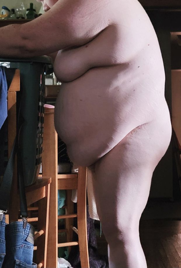 BBW naked on laundry day